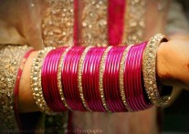 Latest-Pakistani-Indian-Designs-of-Glass-Bangles-for-Ladies-5